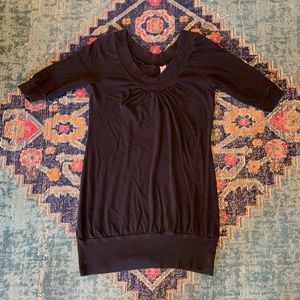 Longer Length Black V-Neck Top, Size L.